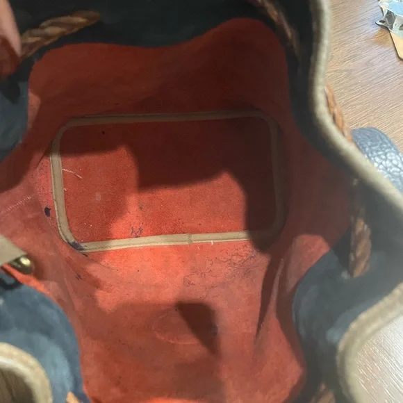 Vintage Dooney & Bourke Drawstring Bucket 
Bag - Picture 5 of 11